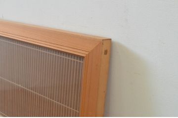 アンティーク建具　繊細な格子が目を惹く片面ガラスの筬(オサ)欄間2枚セット(明り取り、明かり取り、オサランマ)(R-069521)