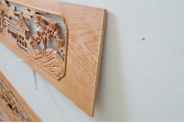 アンティーク建具　特大　松を基調とした美しい山里の彫刻欄間2枚セット(明り取り、明かり取り、ランマ)(R-069525)