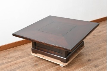 中古　美品!!　北海道民芸家具　和モダンな空間づくりにおすすめの小振りな座炉付テーブル(囲炉裏、関西火鉢、長火鉢、木製火鉢、座卓、ローテーブル)(定価約34万円)(R-069529)
