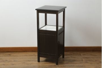 和製ビンテージ　カリモク家具(karimoku)　落ち着いたシックな色合いが魅力の電話台(サイドテーブル、コンソールテーブル、花台、飾り台、収納棚、戸棚、ヴィンテージ)(R-069530)