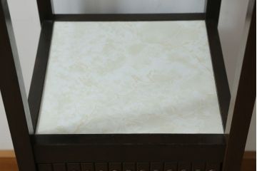 和製ビンテージ　カリモク家具(karimoku)　落ち着いたシックな色合いが魅力の電話台(サイドテーブル、コンソールテーブル、花台、飾り台、収納棚、戸棚、ヴィンテージ)(R-069530)