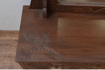 中古　軽井沢彫り　細部まで丁寧に施された桜の彫刻が美しい鏡台(ドレッサー、姿見、ミラー)(R-069535)