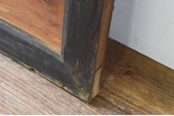 アンティーク建具　板部欅(ケヤキ)材　落ち着いた和の雰囲気を高める梅と小鳥の透かし彫り欄間1枚(明り取り、明かり取り)(R-069541)