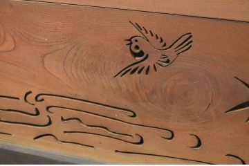 アンティーク建具　板部欅(ケヤキ)材　和の空間を彩る竹と雀の透かし彫り欄間1枚(明り取り、明かり取り)(R-069542)