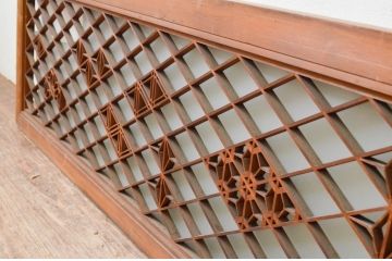 アンティーク建具　片面ガラス　凝ったデザインの組子が目を惹く組子欄間1枚(明り取り、明かり取り)(R-069545)