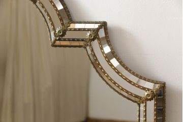 スペインビンテージ　装飾が素敵な凝ったデザインのアンティーク調ウォールミラー(姿見、壁掛け鏡、ヴィンテージ、店舗什器)(R-069549)