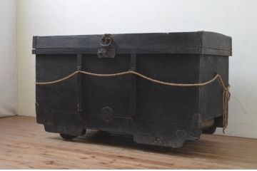 和製アンティーク　希少　古作造り　味わい深い風合いが魅力的な車長持(時代箪笥、車箪笥、収納箱、タンス、たんす)(R-069560)
