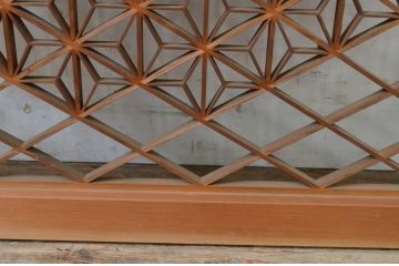 アンティーク建具　華やかなデザインが目を惹く組子欄間2枚セット(明り取り、明かり取り)(R-069571)