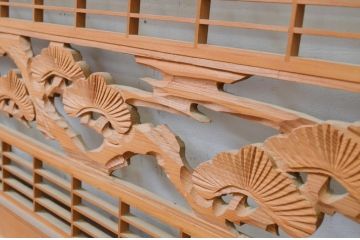アンティーク建具　松の彫刻と組子細工入り　和風の欄間2枚セット(明り取り、明かり取り)(R-069572)