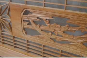 アンティーク建具　両面ガラス　松竹梅の彫刻が入った欄間2枚セット(明り取り、明かり取り)(R-069575)