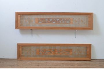 アンティーク建具　両面ガラス　松竹梅の彫刻が入った欄間2枚セット(明り取り、明かり取り)(R-069575)