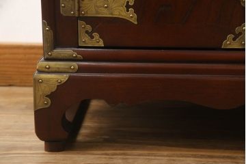 中古　小振り　アジアンな雰囲気を高める存在感抜群の李朝箪笥(薬箪笥、薬タンス、チェスト、引き出し、小物収納、収納棚、戸棚、店舗什器)(R-069593)