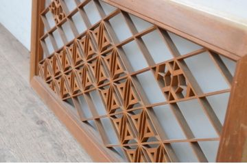 アンティーク建具　片面ガラス　華やかなデザインが目を惹く組子欄間1枚(明り取り、明かり取り)(R-069601)
