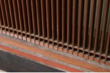 アンティーク建具　片面ガラス　整然と並んだ格子が美しい筬(おさ)欄間1枚(明り取り、明かり取り、オサランマ)(R-069606)