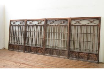 アンティーク建具　高級品!!　大正ロマンなお部屋作りにおすすめ!凝ったデザインのガラス窓4枚セット(引き戸、ガラス戸)(R-069627)