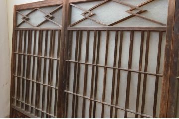 アンティーク建具　高級品!!　大正ロマンなお部屋作りにおすすめ!凝ったデザインのガラス窓4枚セット(引き戸、ガラス戸)(R-069627)
