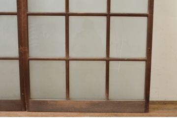 アンティーク建具　どこか懐かしい雰囲気漂うマス目(升目)の格子窓2枚セット(ガラス戸、格子戸、引き戸)(R-069632)