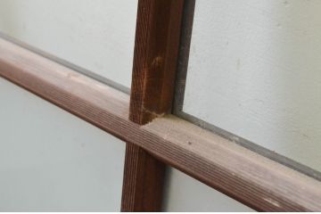 アンティーク建具　どこか懐かしい雰囲気漂うマス目(升目)の格子窓2枚セット(ガラス戸、格子戸、引き戸)(R-069632)
