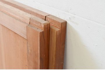 アンティーク建具　経年を感じさせる木味が魅力の板戸窓2枚セット(引き戸)(R-069636)