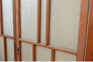 アンティーク建具　大正ロマンな雰囲気作りにおすすめな古い洋館の幅狭ガラス窓4枚セット(引き戸、ガラス戸)(R-069640)