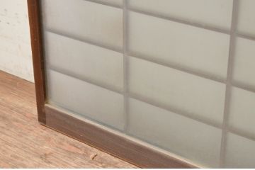 アンティーク建具　レトロな空間演出におすすめの格子入りガラス戸2枚セット(引き戸、格子戸、窓)(R-069650)