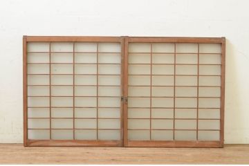 アンティーク建具　レトロな空間演出におすすめの格子入りガラス戸2枚セット(引き戸、格子戸、窓)(R-069652)