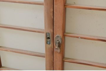 アンティーク建具　レトロな空間演出におすすめの格子入りガラス戸2枚セット(引き戸、格子戸、窓)(R-069652)