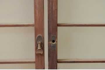 アンティーク建具　レトロな空間を演出する格子入り幅狭ガラス窓4枚セット(引き戸、ガラス戸、格子戸)(R-069653)