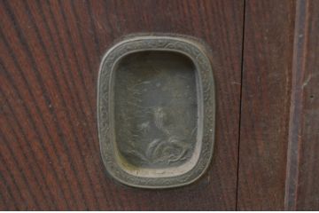 アンティーク建具　総欅(ケヤキ)材　1枚板　落ち着いた和の空間を演出する板戸窓2枚セット(引き戸)(R-069655)