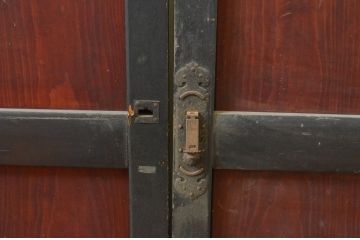 アンティーク建具　漆塗り　落ち着いた和の空間を演出する板戸窓2枚セット(引き戸)(R-069660)