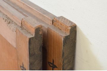 アンティーク建具　漆塗り　落ち着いた和の空間を演出する板戸窓2枚セット(引き戸)(R-069660)