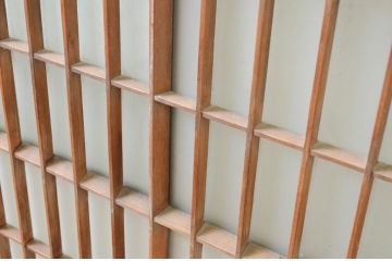 アンティーク建具　レトロな空間を演出する格子入りガラス窓2枚セット(引き戸、ガラス戸、ガラス入り障子戸)(R-069667)