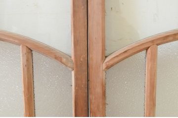 アンティーク建具　大正ロマン　ノスタルジックな雰囲気溢れる古い洋館のガラス窓2枚セット(引き戸、ガラス戸)(R-069668)