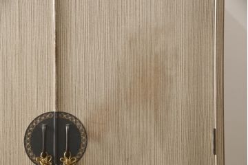 中古　伝統工芸士　小林雄蔵作　繊細な透かしの金具が上品な雰囲気を醸し出す加茂総桐箪笥(胴厚、総桐たんす、着物箪笥、引き出し、和タンス)(R-069678)