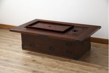 中古　岩谷堂箪笥　重厚感ある金具と佇まいが魅力の長火鉢(木製火鉢、ローテーブル、座卓)(R-069684)