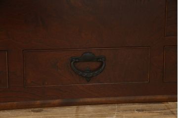中古　岩谷堂箪笥　重厚感ある金具と佇まいが魅力の長火鉢(木製火鉢、ローテーブル、座卓)(R-069684)