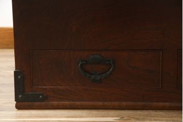 中古　岩谷堂箪笥　重厚感ある金具と佇まいが魅力の長火鉢(木製火鉢、ローテーブル、座卓)(R-069684)