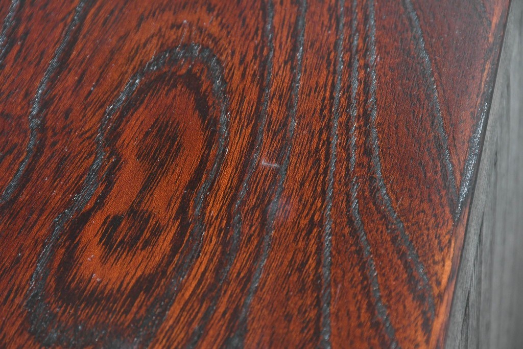 中古　美品!!　岩谷堂箪笥　漆塗り　あられ紋様の金具が目を惹く、和モダンな空間づくりにおすすめのサイドチェスト　(R-069686)