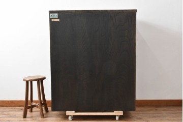 中古　美品!!　岩谷堂箪笥　漆塗り　あられ紋様の金具が目を惹く、和モダンな空間づくりにおすすめのサイドチェスト　(R-069686)