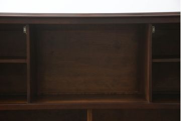 中古　美品　松本民芸家具　和モダンな雰囲気漂うC型サイドボード(サイドキャビネット、収納棚、戸棚、飾り棚)(R-069688)
