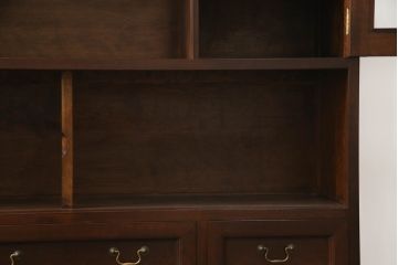 中古　美品　松本民芸家具　和モダンな雰囲気漂うC型サイドボード(サイドキャビネット、収納棚、戸棚、飾り棚)(R-069688)