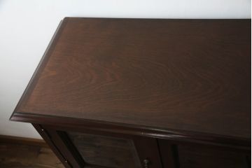 中古　美品　松本民芸家具　和モダンな雰囲気漂うC型サイドボード(サイドキャビネット、収納棚、戸棚、飾り棚)(R-069688)