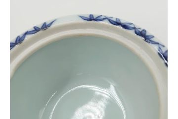 平安　京泉作　染付　岩竹絵のデザインが目を惹く煎茶器セット(急須、湯冷まし、湯呑み5客、共箱付き、和食器、茶道具、茶器)(R-069704)