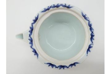 平安　京泉作　染付　岩竹絵のデザインが目を惹く煎茶器セット(急須、湯冷まし、湯呑み5客、共箱付き、和食器、茶道具、茶器)(R-069704)
