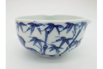 平安　京泉作　染付　岩竹絵のデザインが目を惹く煎茶器セット(急須、湯冷まし、湯呑み5客、共箱付き、和食器、茶道具、茶器)(R-069704)