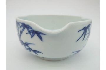 平安　京泉作　染付　岩竹絵のデザインが目を惹く煎茶器セット(急須、湯冷まし、湯呑み5客、共箱付き、和食器、茶道具、茶器)(R-069704)
