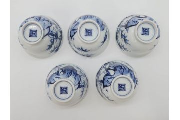 平安　京泉作　染付　岩竹絵のデザインが目を惹く煎茶器セット(急須、湯冷まし、湯呑み5客、共箱付き、和食器、茶道具、茶器)(R-069704)