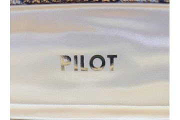 PILOT(パイロット)　〈M〉14K-585　H484　スターリングシルバー　PILOT CUSTOM STERLING SILVER JAPAN　御守　大本山　増上寺　般若心経　スペアーインキブルー付き　万年筆(共箱付き、筆記具、文具)(R-069707)