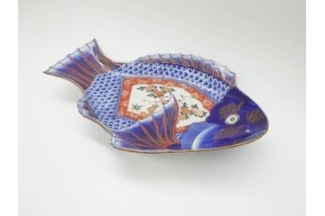 明治期　珍品!　染綿　色絵　染付　42cm　鮮やかな色彩が素敵な鯛形大皿(おめでタイ、魚形、和食器)(R-069710)