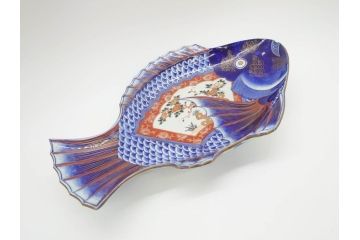 明治期　珍品!　染綿　色絵　染付　42cm　鮮やかな色彩が素敵な鯛形大皿(おめでタイ、魚形、和食器)(R-069710)